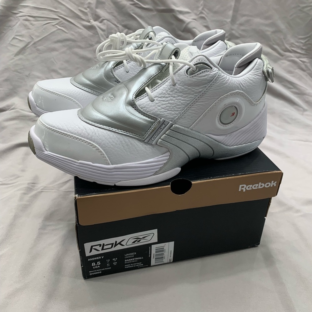 Reebok Allen Iverson Answer V in size 8 1/2 men’s basketball sneaker. New in box